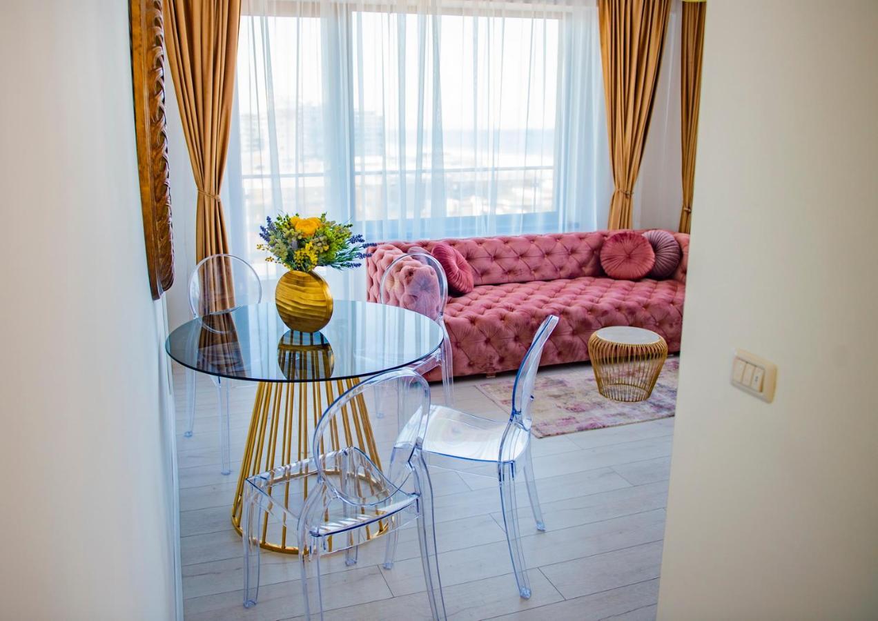 Summerland Luxury Velvet Front Sea View Apartment Mamaia Exterior photo