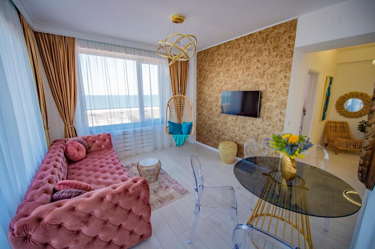 Summerland Luxury Velvet Front Sea View Apartment Mamaia Exterior photo