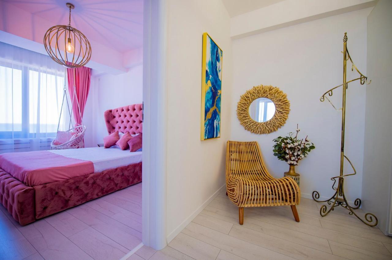 Summerland Luxury Velvet Front Sea View Apartment Mamaia Exterior photo