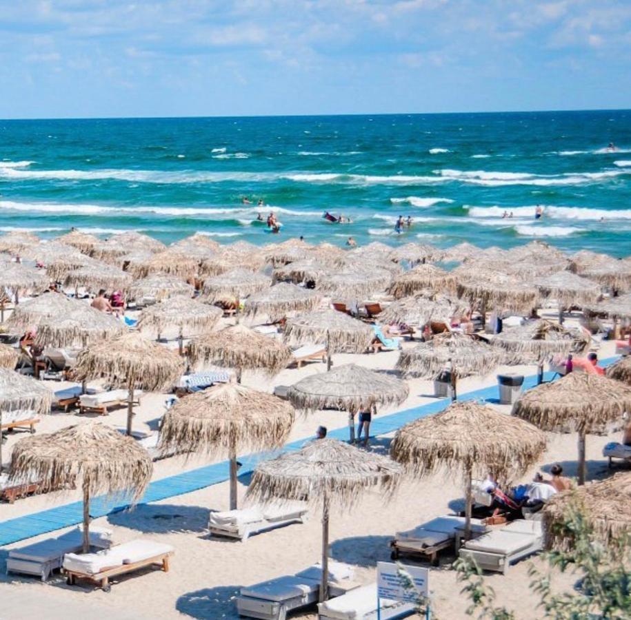 Summerland Luxury Velvet Front Sea View Apartment Mamaia Exterior photo